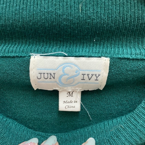 Green turtleneck - Picture 2 of 2